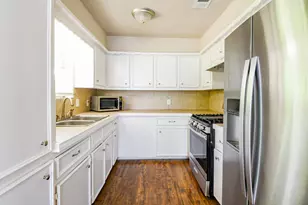 3210 Ridgefield Rd, La Porte, TX 77571 - Photo 6