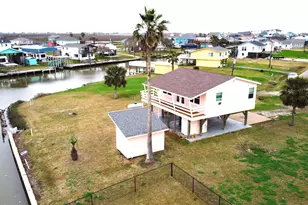 373 Neptune St, Sargent, TX 77414 - Photo 4