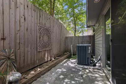 2376 Commerce Street, Houston, TX 77003 - Photo 24