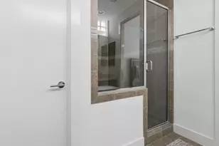 2376 Commerce St, Houston, TX 77003 - Photo 16