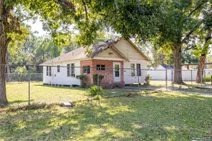 9010 Wheatley St, Houston, TX 77088 - Photo 2