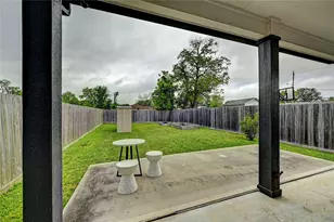 8419 Observatory St, Houston, TX 77088 - Photo 34