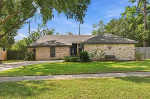 15415 Lago Villa Dr, Tomball, TX 77377 - Photo 2