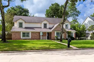 14115 River Forest Dr, Houston, TX 77079 - Photo 2