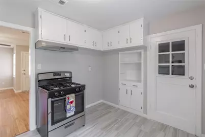 313 Evans Street, Angleton, TX 77515 - Photo 8