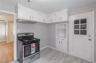 313 Evans St, Angleton, TX 77515 - Photo 8