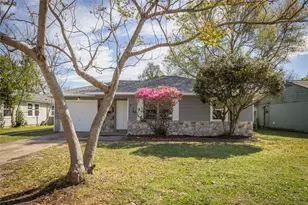 313 Evans St, Angleton, TX 77515 - Photo 1