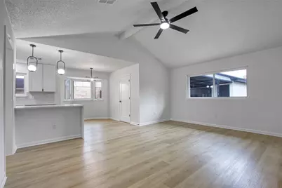 5802 Chrystell Lane, Houston, TX 77092 - Photo 10
