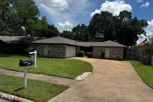 10415 Sageburrow Dr, Houston, TX 77089 - Photo 2