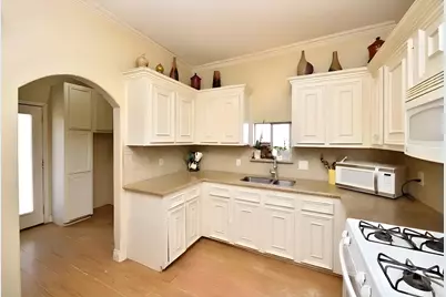 4104 Walker Street, Houston, TX 77023 - Photo 6