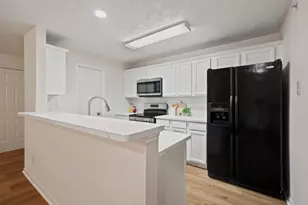8051 Bay Branch Dr, The Woodlands, TX 77382 - Photo 6