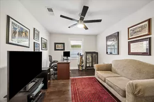 2702 Quincannon Ln, Houston, TX 77043 - Photo 12