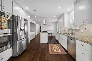 2702 Quincannon Ln, Houston, TX 77043 - Photo 10