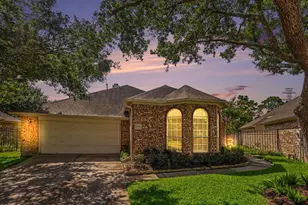 12439 Rutgers Park Ct, Houston, TX 77058 - Photo 32