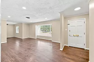 3731 Latma Dr, Houston, TX 77025 - Photo 4