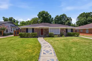 3731 Latma Dr, Houston, TX 77025 - Photo 1