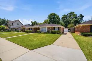 3731 Latma Dr, Houston, TX 77025 - Photo 2