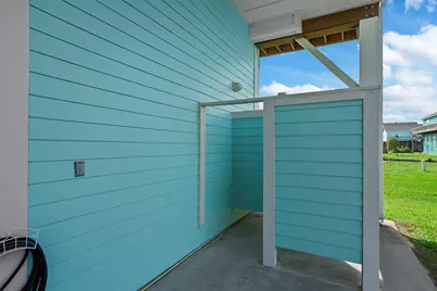 946 Raymond, Port Bolivar, TX 77650 - Photo 6