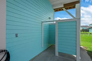 946 Raymond, Port Bolivar, TX 77650 - Photo 6