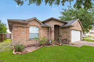 10027 Encino Cove Ct, Houston, TX 77064 - Photo 2