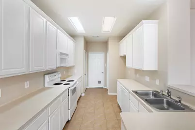 106 E Stedhill Loop, The Woodlands, TX 77384 - Photo 12