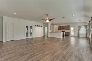 211 Garnett St, Magnolia, TX 77354 - Photo 12