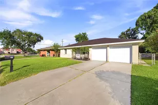 211 Estelle Cir, Texas City, TX 77591 - Photo 6