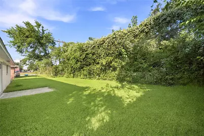 211 Estelle Circle, Texas City, TX 77591 - Photo 10