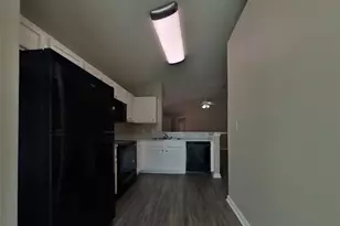 3131 Kelling St, Houston, TX 77045 - Photo 8