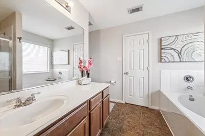 801 Rocky Rose Court, La Marque, TX 77568 - Photo 18