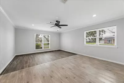 2811 Frostwood Circle, Dickinson, TX 77539 - Photo 8