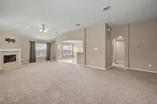 10235 Mills Run Dr, Houston, TX 77070 - Photo 4