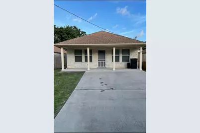 307 Kansas Street, Bacliff, TX 77518 - Photo 1