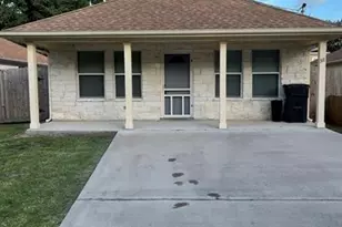 307 Kansas St, Bacliff, TX 77518 - Photo 1