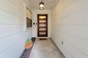 6302 1st St, Bellaire, TX 77401 - Photo 2