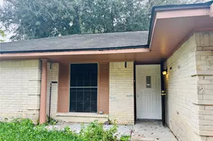 4906 Hollybrook Ln, Houston, TX 77039 - Photo 2