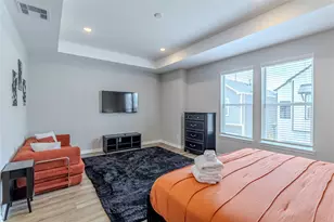 8124 Esther Acres Ln, Houston, TX 77088 - Photo 20