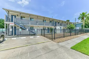 2002 27th St, Galveston, TX 77550 - Photo 2