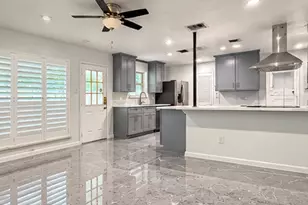 7903 Augustine Dr, Houston, TX 77036 - Photo 6