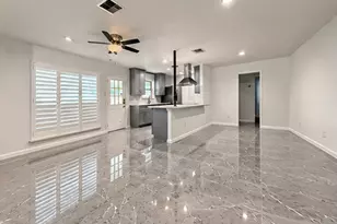 7903 Augustine Dr, Houston, TX 77036 - Photo 4