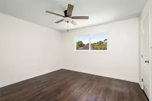 560 Landfall Ln, Conroe, TX 77302 - Photo 34