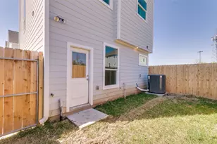 1809 Napa Creek Ln, Houston, TX 77009 - Photo 2