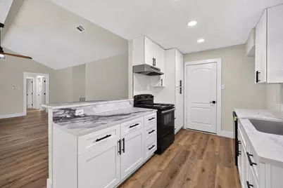 6111 Sunnygate Drive, Spring, TX 77373 - Photo 8