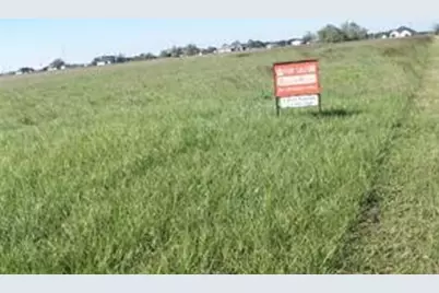 378 Sandy Trail, Angleton, TX 77515 - Photo 2