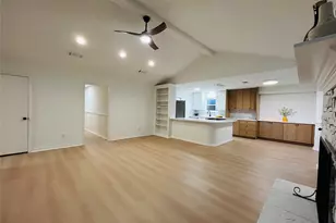 12118 Dorrance Ln, Meadows Place, TX 77477 - Photo 6