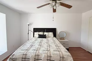 3075 Walnut Bend Ln, Houston, TX 77042 - Photo 24