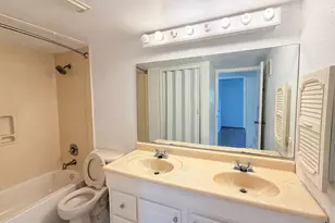 3075 Walnut Bend Ln, Houston, TX 77042 - Photo 28