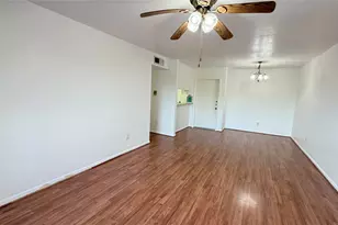 3075 Walnut Bend Ln, Houston, TX 77042 - Photo 20