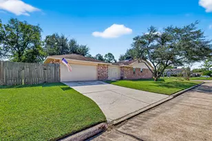 16903 Paint Rock Rd, Friendswood, TX 77546 - Photo 6