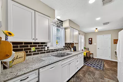 16903 Paint Rock Road, Friendswood, TX 77546 - Photo 18